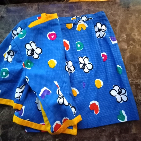 Vintage  80's CARLISLE  TWO PIECE  SKIRT SET.  Pre-owned  excellent condition - Picture 8 of 15